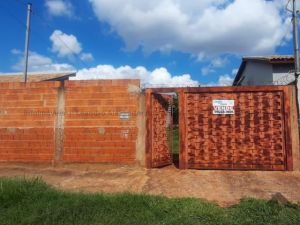 Casa-Térrea em Lagoa Park