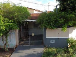 Casa-Térrea em Vila Planalto