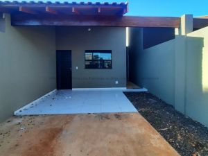 Casa-Térrea em Jardim Aeroporto