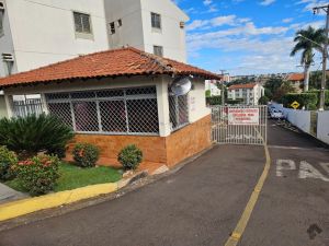 Apartamento em Monte Castelo