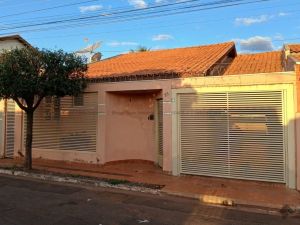 Casa-Térrea em Coophatrabalho