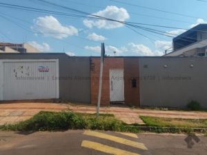 Casa-Térrea em Jardim São Bento