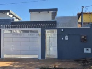 Casa-Térrea em Rita Vieira