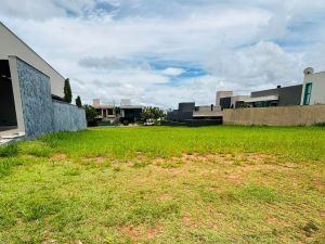 Terreno-Condomínio em Residencial Alphaville III