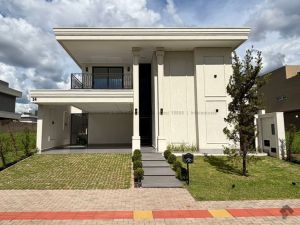 Sobrado-Condomínio em Residencial Alphaville III