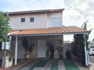 Sobrado-Condomínio em Rita Vieira