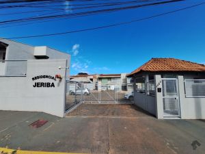 Sobrado-Condomínio em Chácara Cachoeira