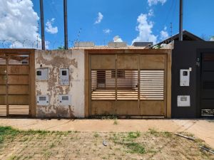 Casa-Térrea em Jardim Centro Oeste