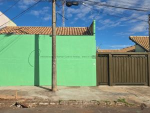 Casa-Térrea em Jardim São Lourenço