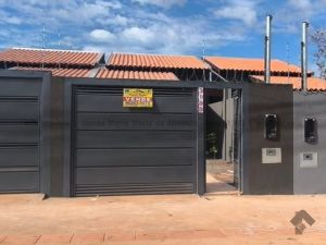 Casa-Térrea em Jardim Aeroporto