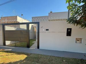 Casa-Térrea em Jardim Noroeste