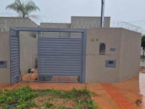 Casa-Térrea em Jardim Columbia