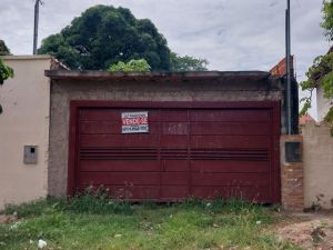 Casa-Térrea em Centro