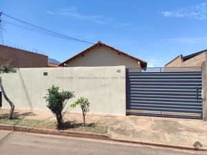 Casa-Térrea em Residencial Oiti