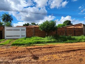 Casa-Térrea em Jardim Noroeste