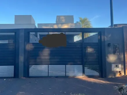 Casa-Térrea em Parque Dallas