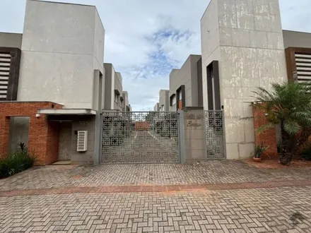 Sobrado-Condomínio em Carandá