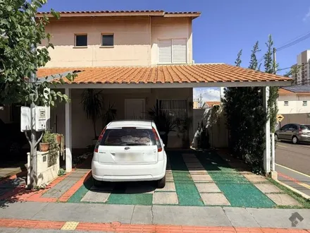 Sobrado-Condomínio em Rita Vieira