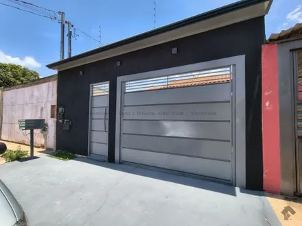 Casa-Térrea em Aero Rancho
