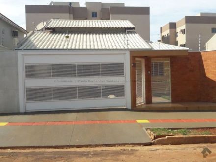 Casa-Térrea em Jardim Paradiso