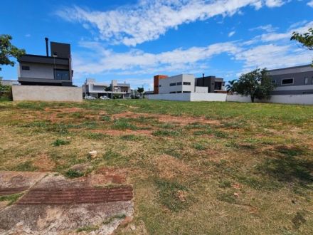 Terreno-Condomínio em Residencial Alphaville IV