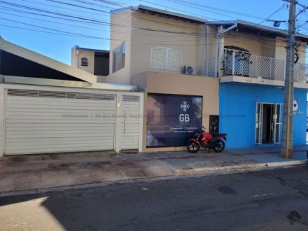 Casa Comercial em Vila Alba