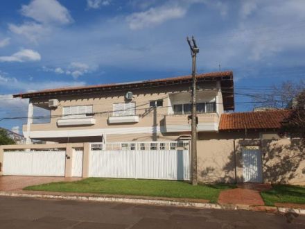 Sobrado em Chácara Cachoeira