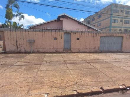 Casa-Térrea em Vila Bandeirante