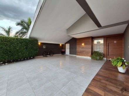 Sobrado-Condomínio em Pq. Residencial Damha I