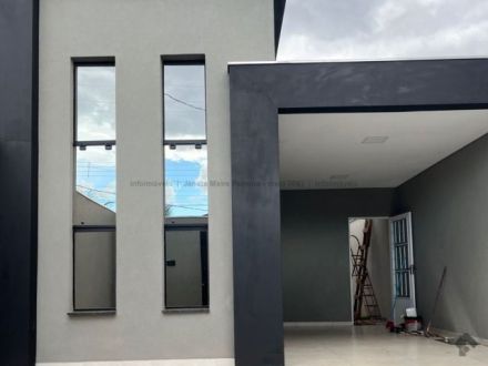Casa-Térrea em Jardim Itatiaia