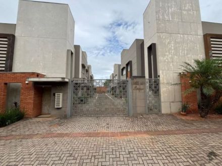 Sobrado-Condomínio em Carandá