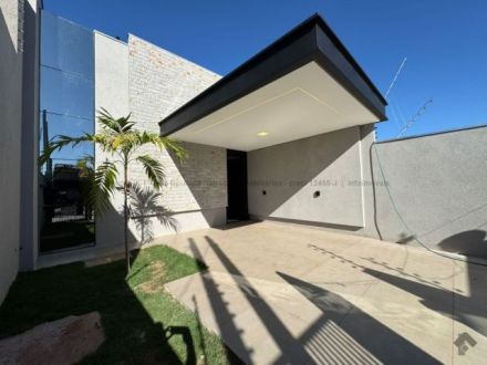 Casa-Térrea em Cj. Res. Monte Carlo