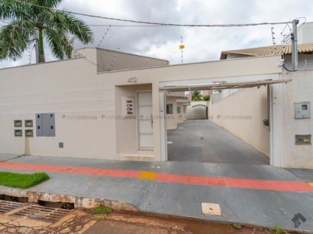 Casa-Térrea-Condomínio em Cidade Jardim