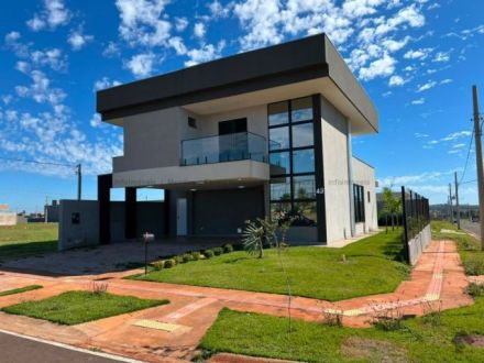 Sobrado-Condomínio em Loteamento Reserva Santa Inês
