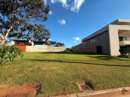 Terreno-Condomínio em Residencial Alphaville II