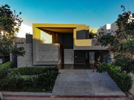 Casa-Térrea-Condomínio em Pq. Residencial Damha III