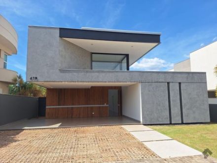 Casa-Térrea-Condomínio em Residencial Alphaville