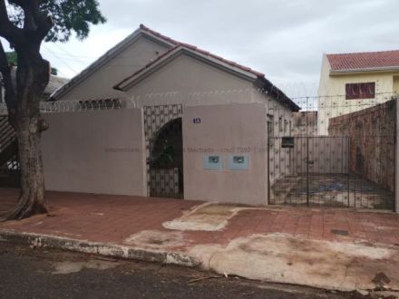 Casa-Térrea em Centro