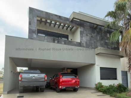Sobrado-Condomínio em Pq. Residencial Damha III
