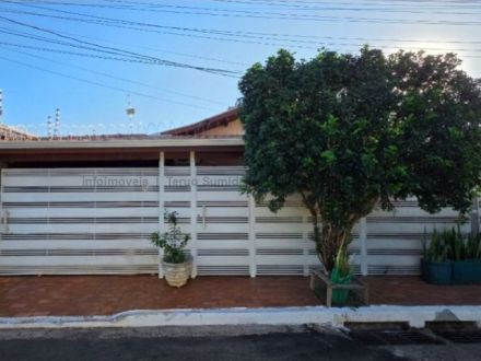 Casa-Térrea-Condomínio em Vila Santa Luzia