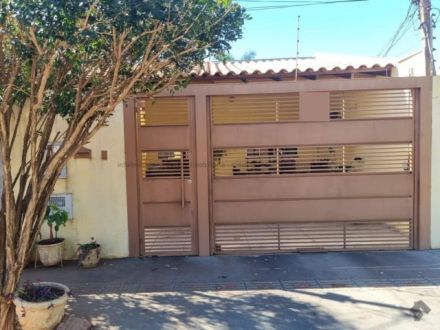 Casa-Térrea em Vila Nasser