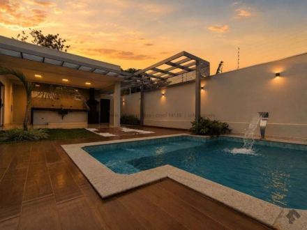 Casa-Térrea em Jardim Seminário