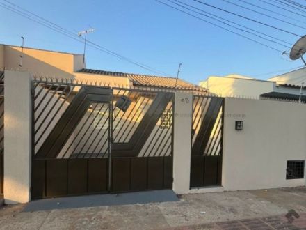 Casa-Térrea em Taquarussú