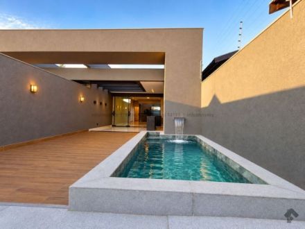 Casa-Térrea em Monte Castelo