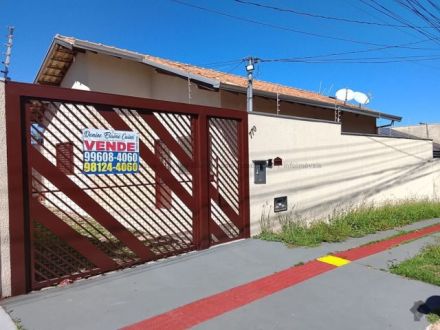 Casa-Térrea em Jardim Oracilia