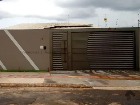 Casa-Térrea em Vila Serradinho