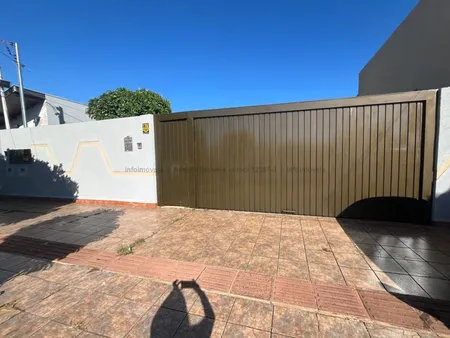 Casa-Térrea em Vila Ipiranga