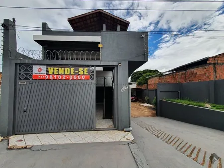 Casa Comercial em Vila Eliane