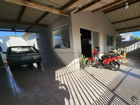 Casa-Térrea em Guanandi