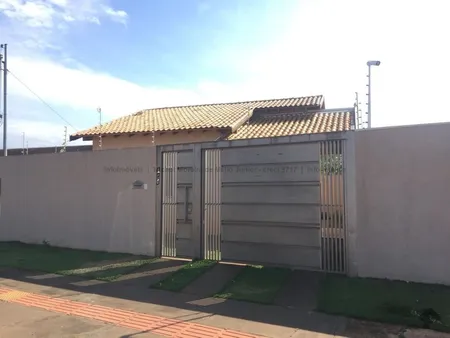 Casa-Térrea em Jardim Centenário